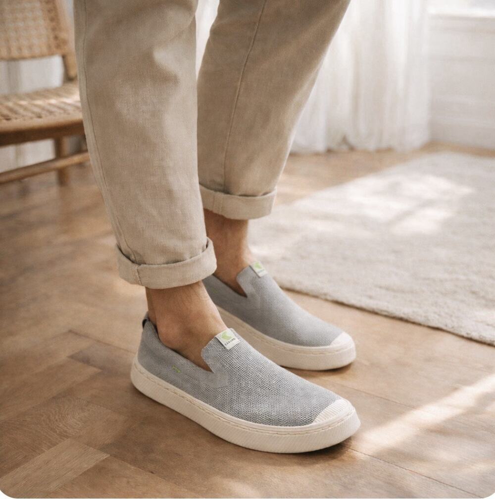 Cariuma Gray Fabric Slip On Sneaker Shoes M 11.5 W 13 EU 45 Sustainable Comfort